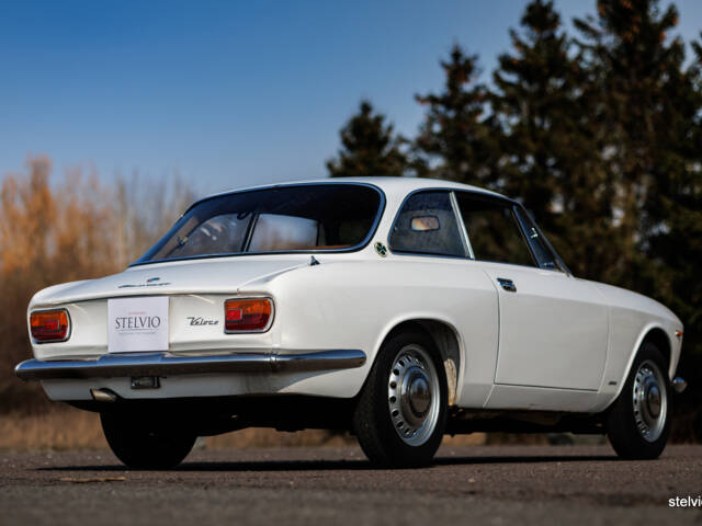 Alfa Romeo Giulia 1600 Sprint GT Veloce