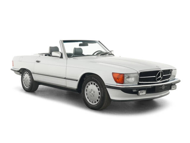Mercedes-Benz 560 SL