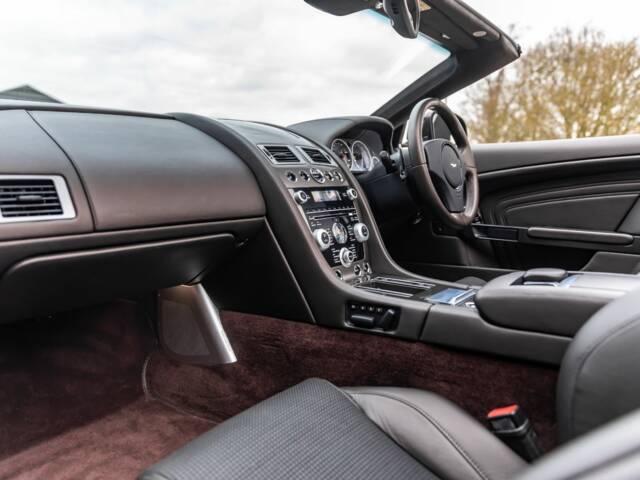 Aston Martin DBS Volante