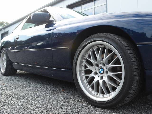 BMW 850i