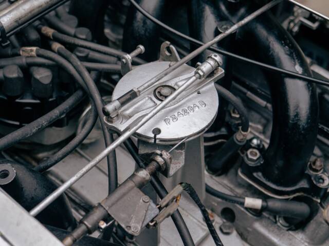Jaguar E-Type V12 (2+2)