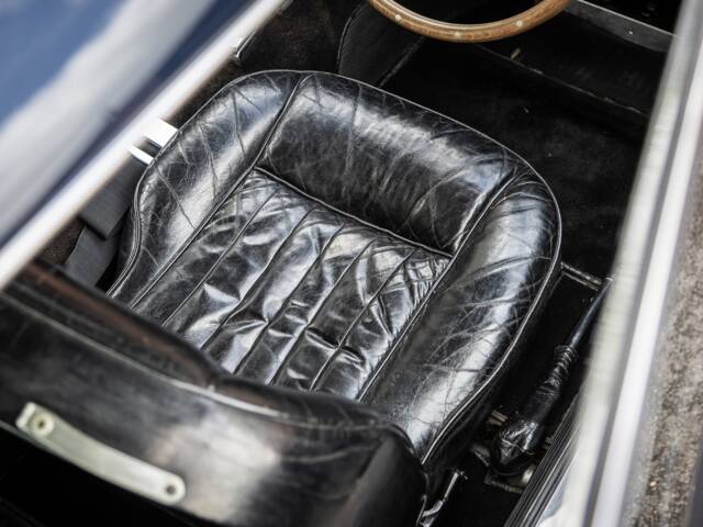 Aston Martin DB 4