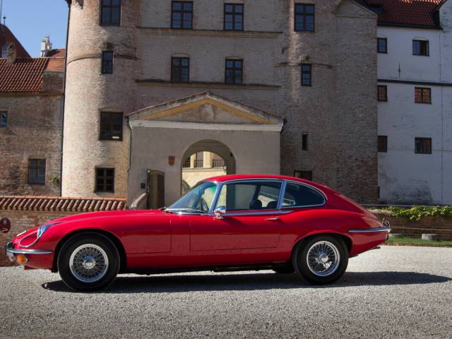Jaguar E-Type V12 (2+2)