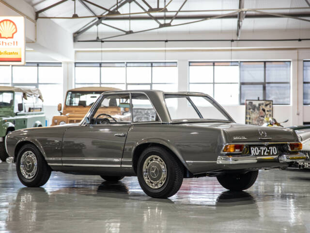 Mercedes-Benz 280 SL