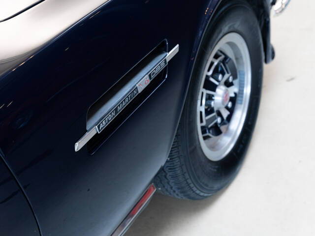 Aston Martin DBS V8