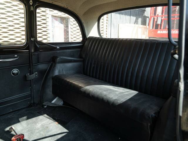 Austin FX 4 D London Taxi