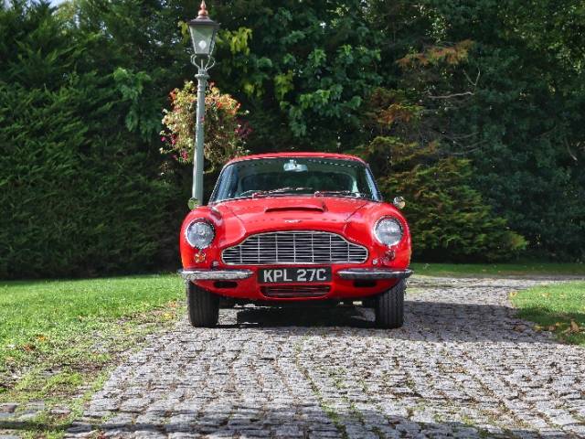 Aston Martin DB 6 Vantage