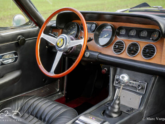 Ferrari 330 GT 2+2
