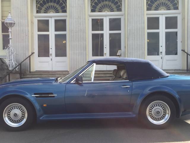 Aston Martin V8 Vantage Volante