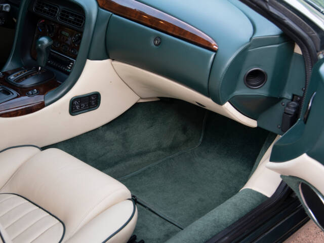 Aston Martin DB 7
