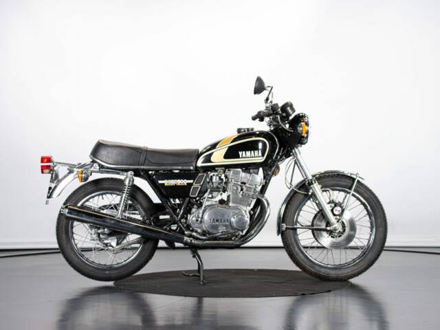 Yamaha TX 500