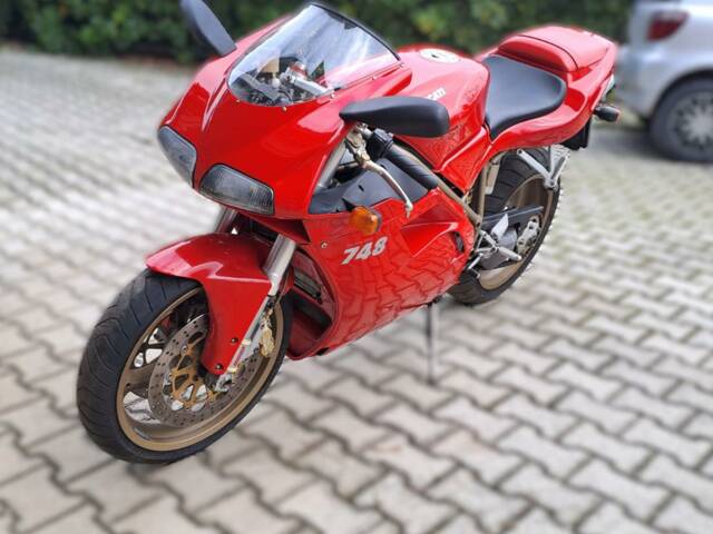 Ducati 748 S