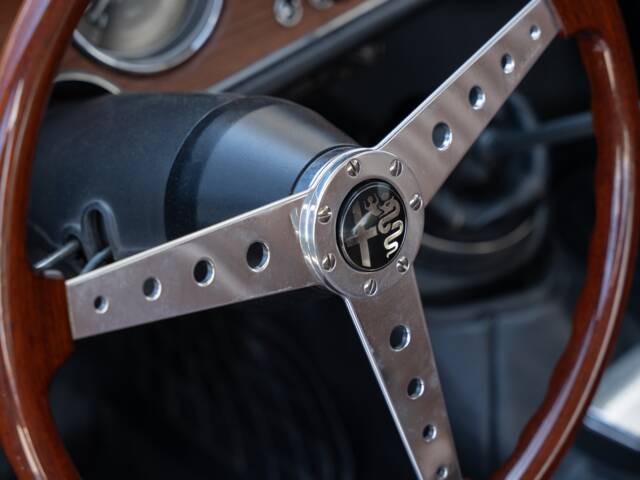 Alfa Romeo Giulia GT 1300 Junior