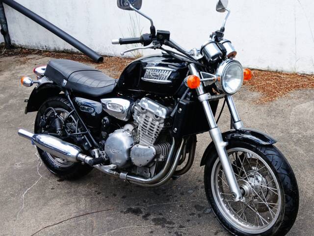Triumph Thunderbird 900