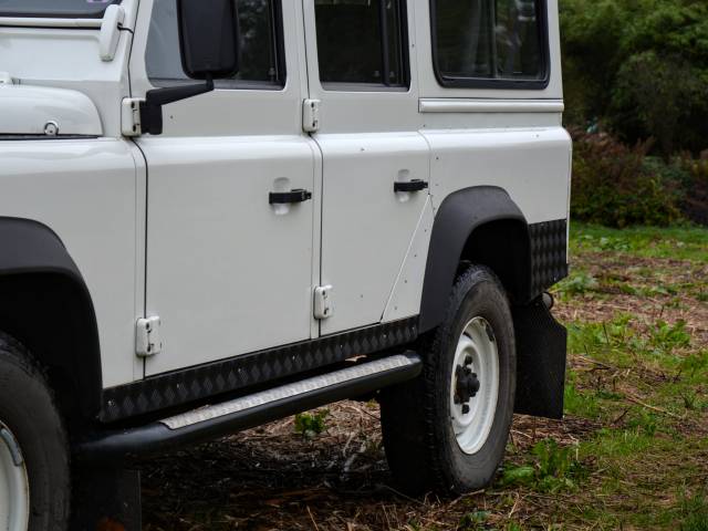 Land Rover Defender 110