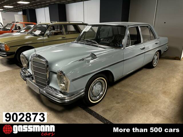 Immagine 1/15 di Mercedes-Benz 250 S (1966)