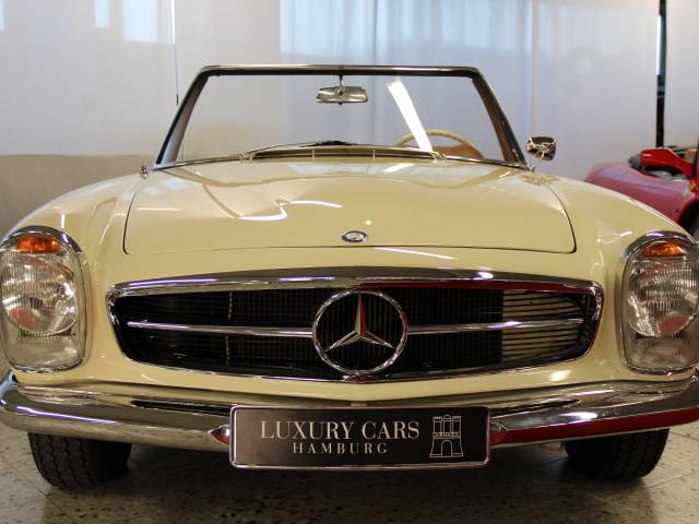 Mercedes-Benz 230 SL