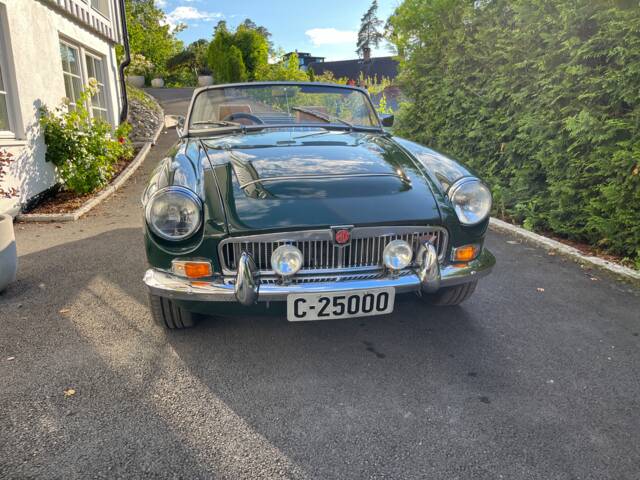 Image 1/8 of MG MGC (1969)