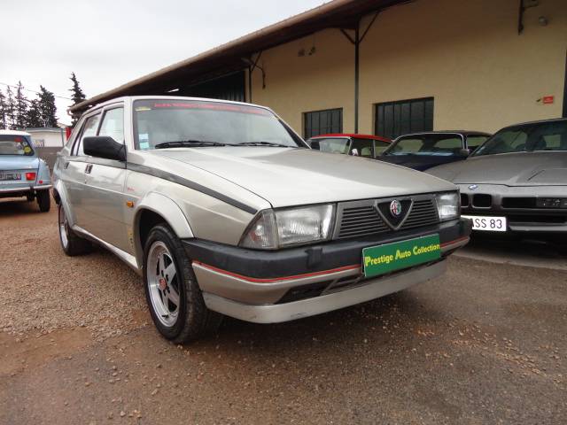 Image 1/6 de Alfa Romeo 75 2.0 Twin Spark (1987)