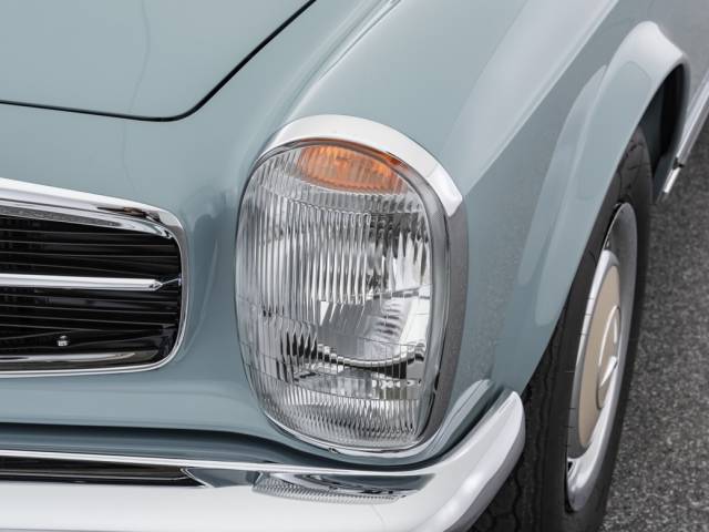 Mercedes-Benz 280 SL
