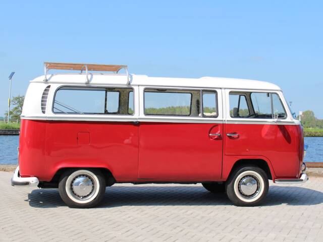 Volkswagen T2a minibus L