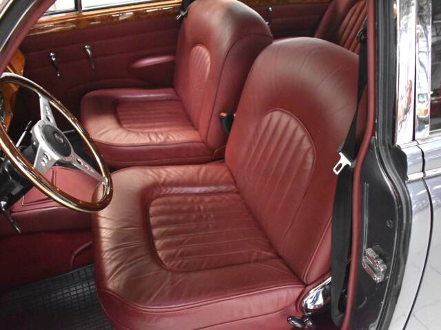Jaguar Mk II 3.8