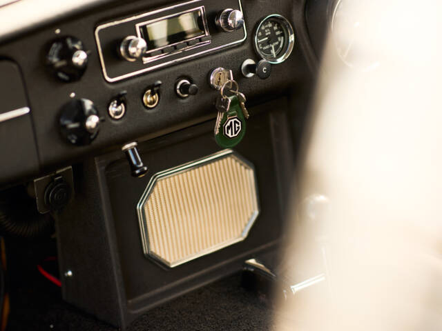 MG MGC GT