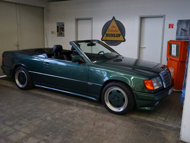 Mercedes-Benz 300 CE-24