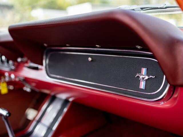 Ford Mustang 200