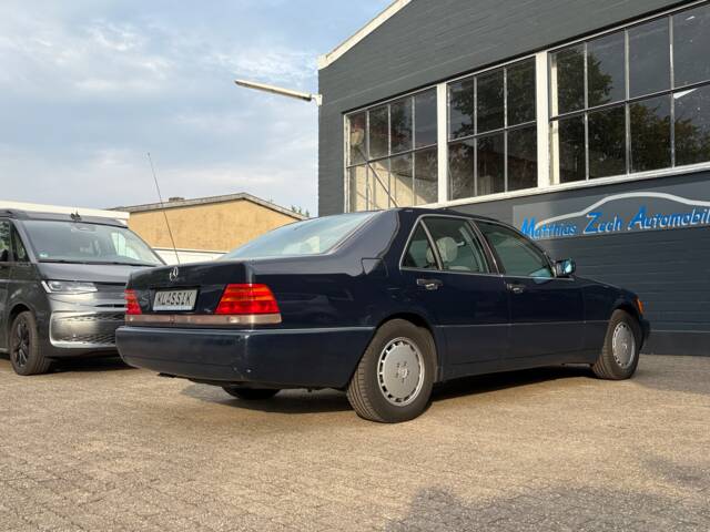 Mercedes-Benz 400 SE