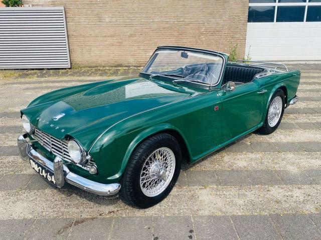 Image 1/26 of Triumph TR 4 (1964)