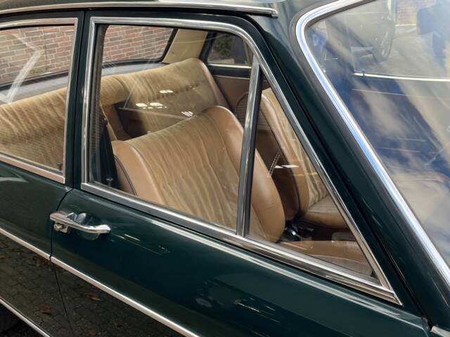 Audi 100 LS
