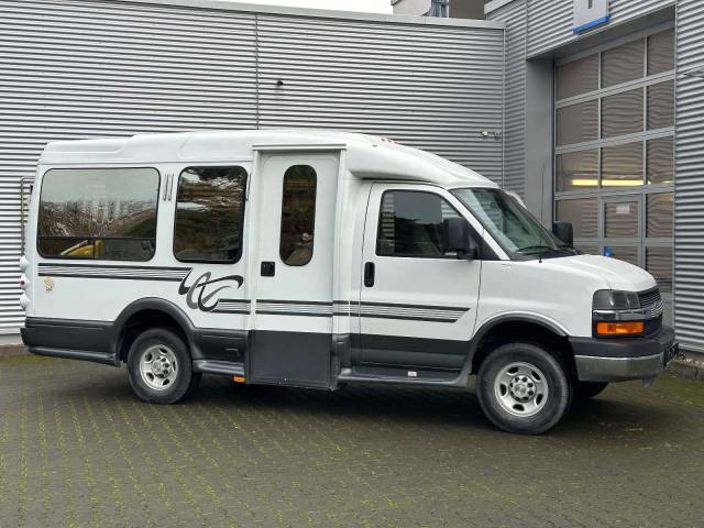 Image 1/30 of Chevrolet Express Van (2009)