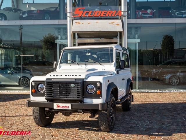 Land Rover Defender 90