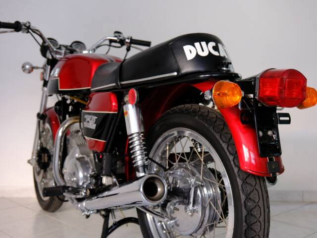 Ducati 750 GT