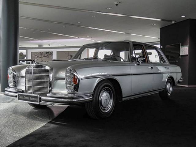 Mercedes-Benz 300 SEL 3.5