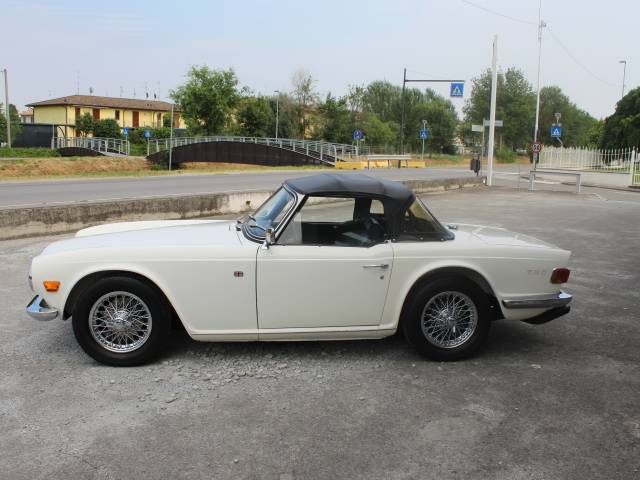 Triumph TR 6 PI