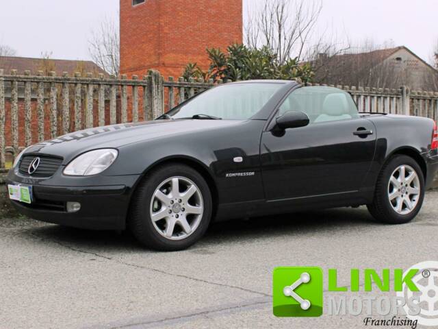 Immagine 1/10 di Mercedes-Benz SLK 200 Kompressor (2000)