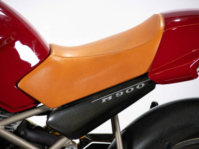 Ducati Monster 900