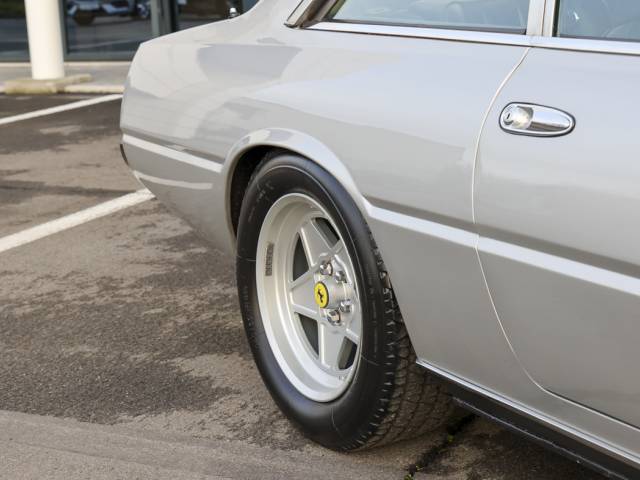 Ferrari 400i