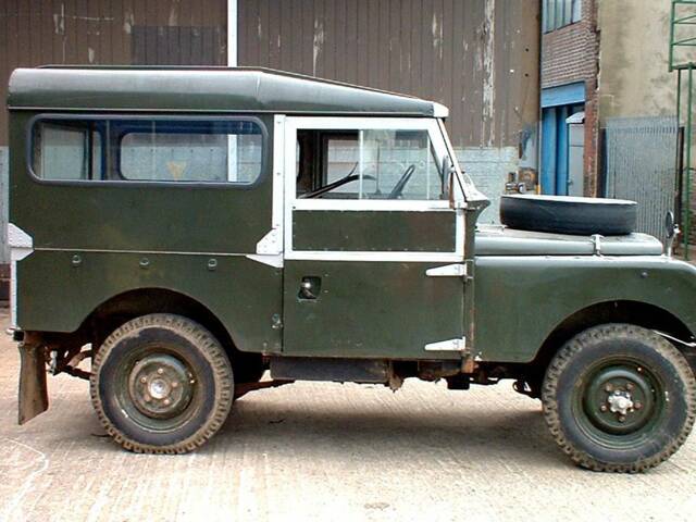 Image 1/17 of Land Rover 86 (1957)