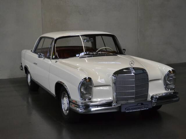 Mercedes-Benz 250 SE