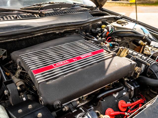 Lancia Thema 8.32
