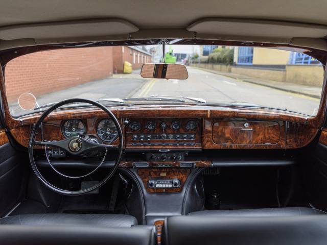 Jaguar Mk X 4.2