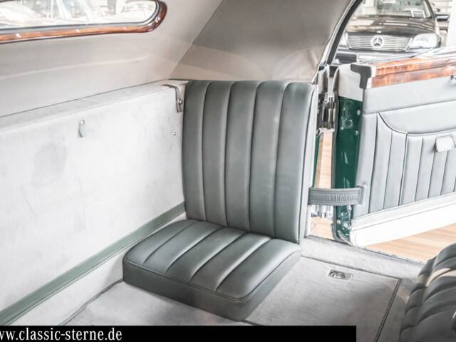 Mercedes-Benz 320n Cabriolet A