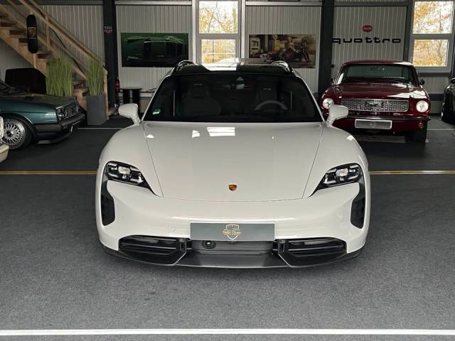 Porsche Taycan GTS Sport Turismo