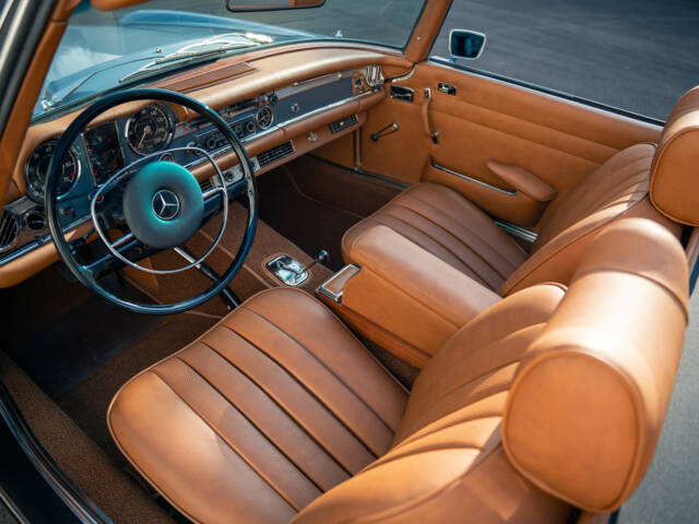 Mercedes-Benz 280 SL