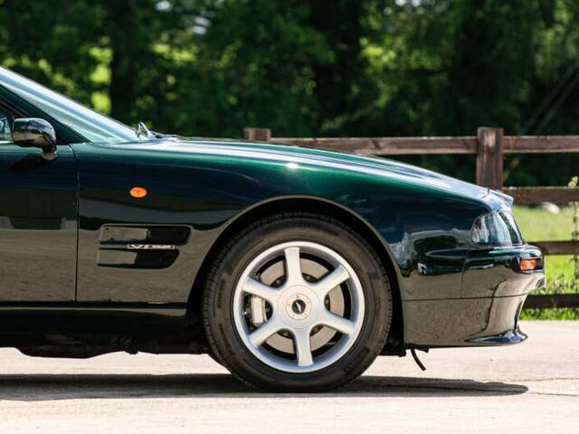 Aston Martin V8 Coupé