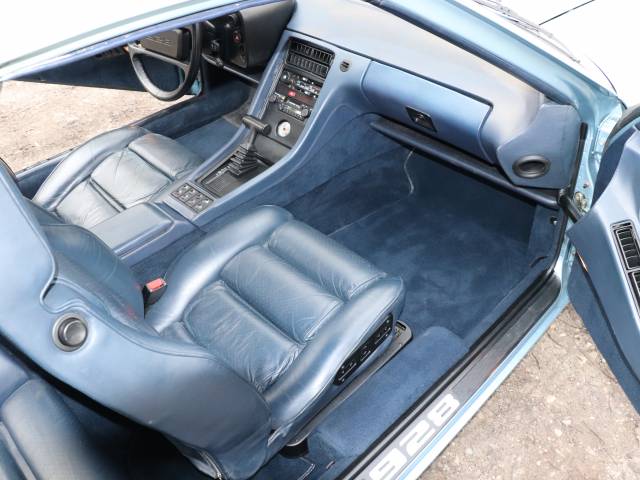 Porsche 928 - Interior
