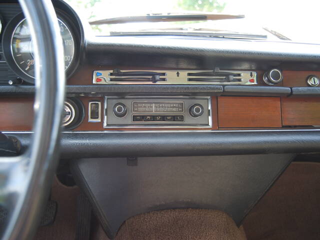 Mercedes-Benz 280 SE